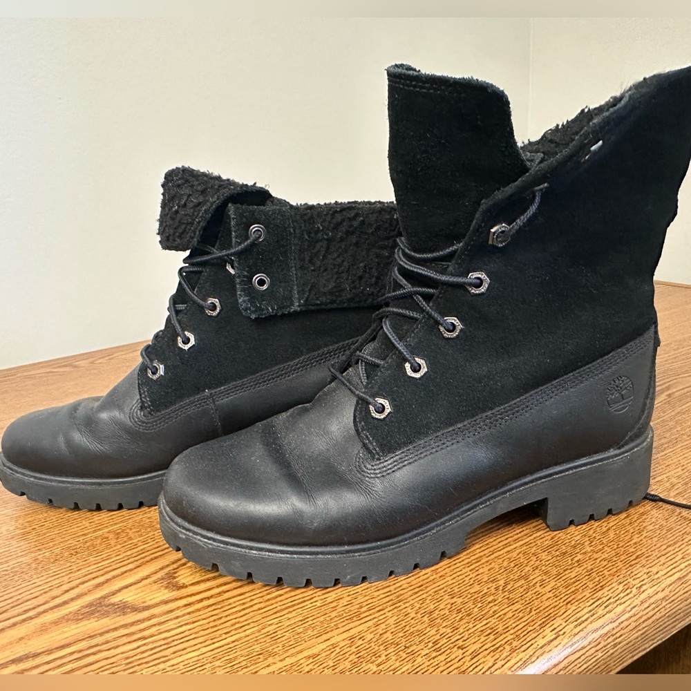 EUC Timberland Black Authentic Teddy Fleece Boot Women’s, Size 7.5, waterproof